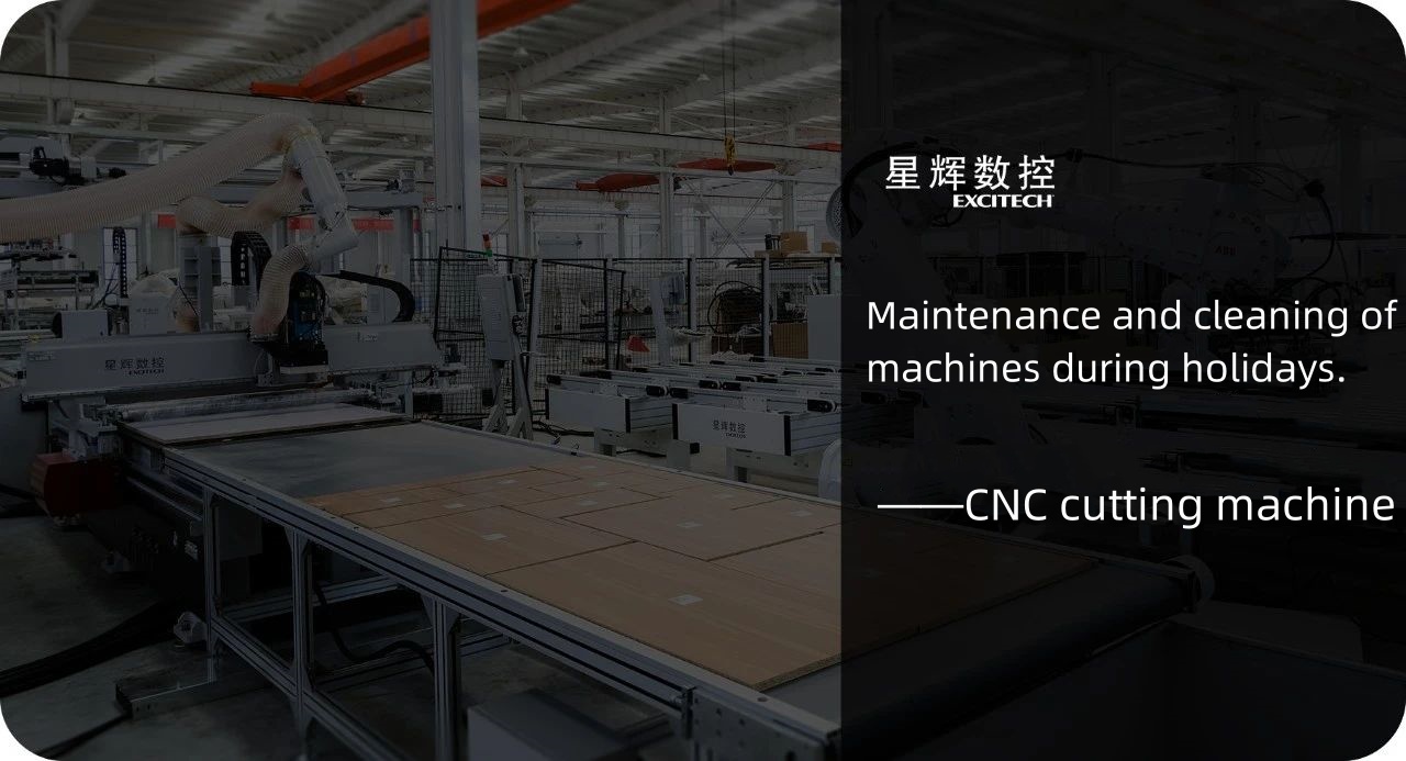 صيانة وتنظيف ماكينة القطع CNC في أيام العطل.