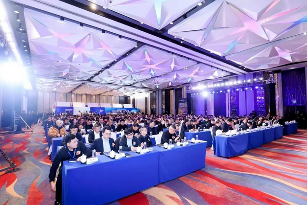 ما هي الحلول المبتكرة التي تمتلكها مؤسستنا لتلبية الاحتياجات الفردية للمستهلكين؟